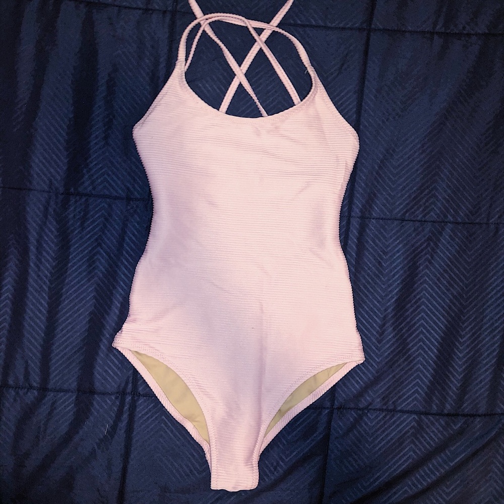 Pink bodysuit new without tags 
Never used